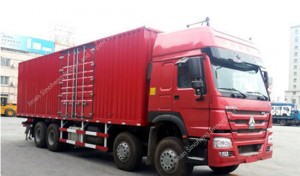 SINOTRUK HOWO 336hp Van Cargo Truck